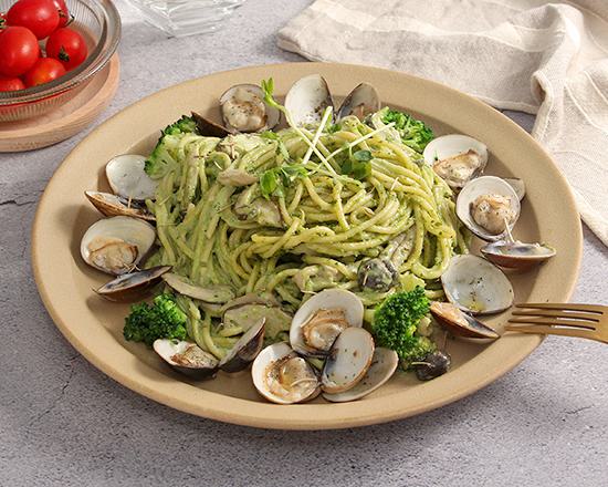 羅勒青醬蛤蠣義大利麵